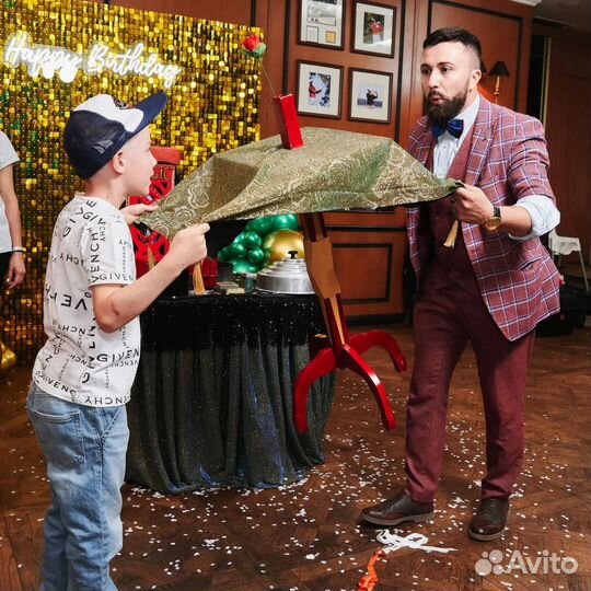 Фокусник. Иллюзионист. Фокусы с животными