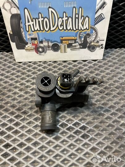 Фланец тройник охлаждения VW Passat B3 1.8 ABS