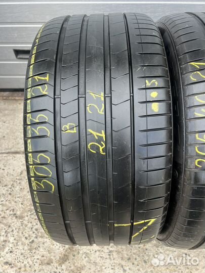 Pirelli P Zero PZ4 305/35 R21 и 265/40 R21