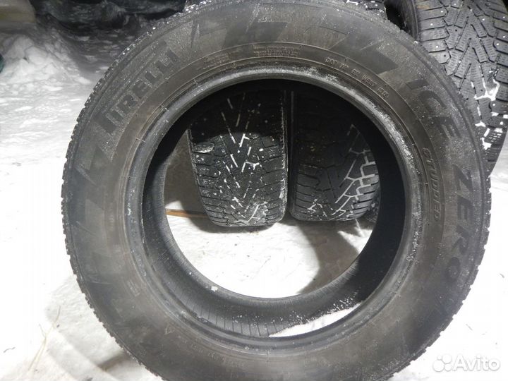Pirelli Ice Zero 215/65 R17