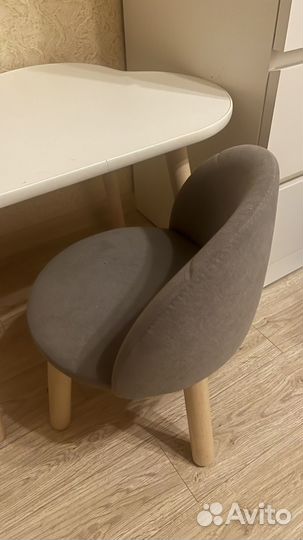Детский стульчик и стол