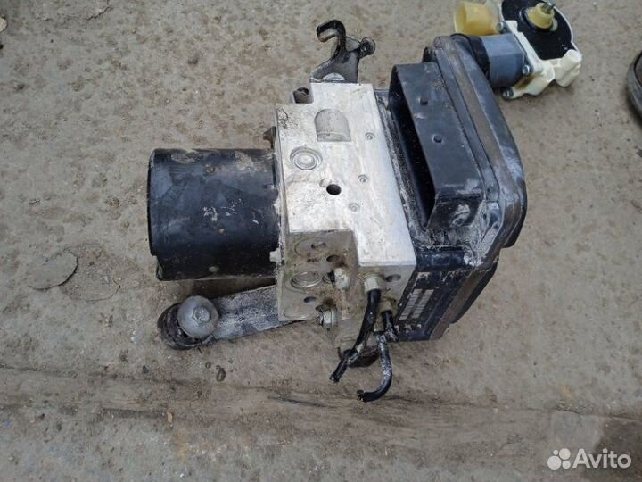 Блок abs Bmw 523I Nu31 E60 седан N53 2.5 190лс