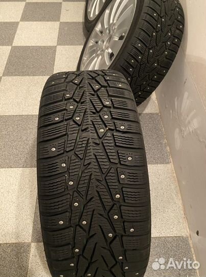 Комплекс зимних колёс (шипы) r17. Шины nokian hakk