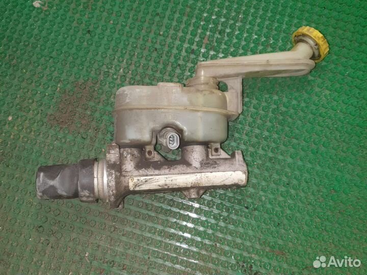 Главный тормозной цилиндр Додж Караван 3 Вояджер