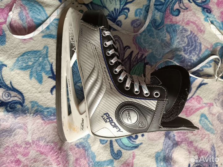 Коньки хоккейные