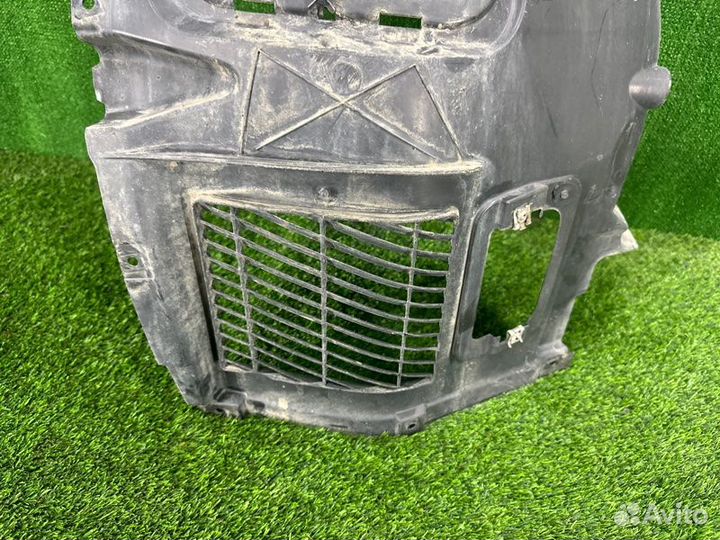 Подкрылок передний правый Bmw 5 F11 N52B25 2011