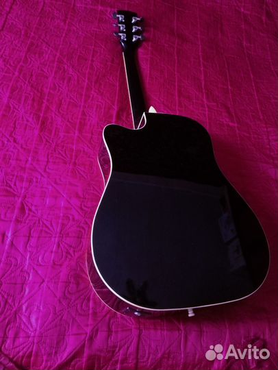 Электро-акустическая гитара