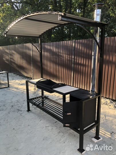 Мангал с крышей в стиле лофт