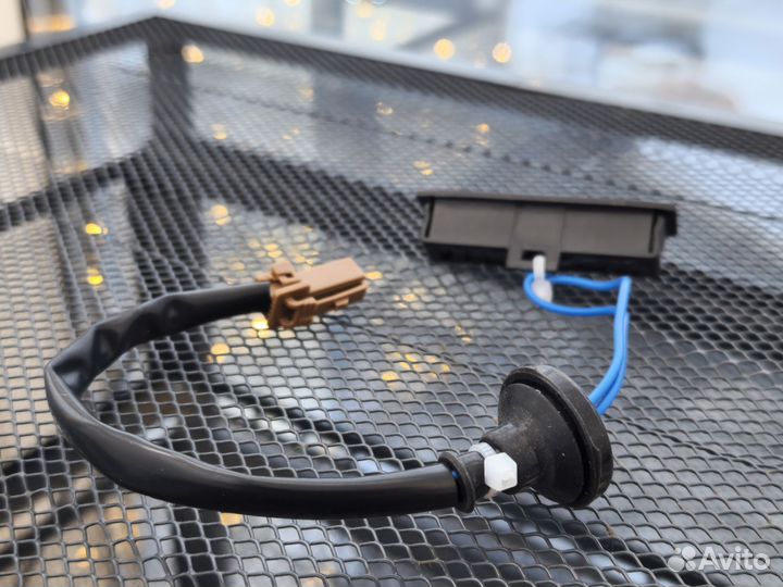 Новая Кнопка открывания багажника Nissan