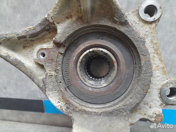 Кулак поворотный передний левый Citroen C4 купе