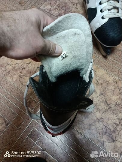 Коньки хоккейные 42 размер