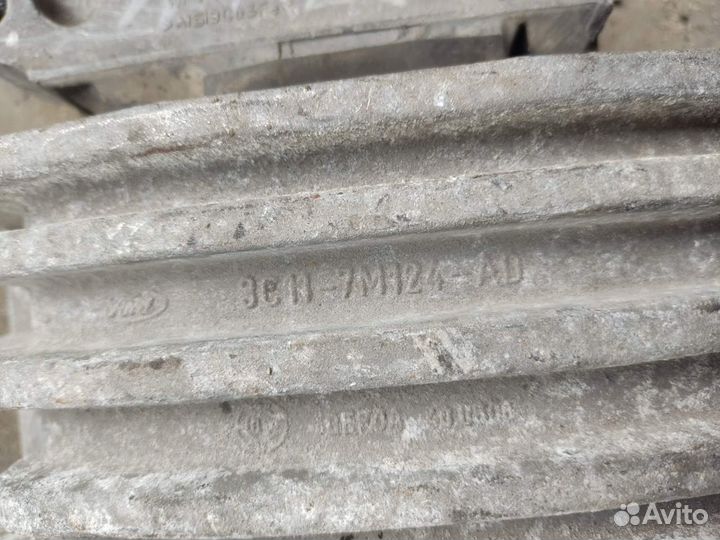 Подушка кпп левая Форд Транзит 00-14