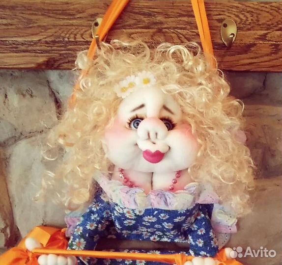 Мадам фу-фу- держатель туалетной бумаги