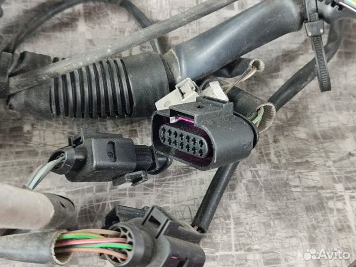 Проводка двигателя Audi Q5 8R 3.2 calb 2011