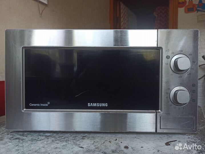 Микроволновая печь с грилем Samsung ME712MR