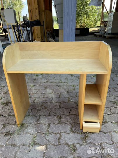 Письменный стол IKEA