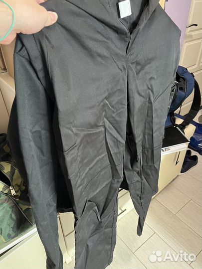 Черная форма охранника