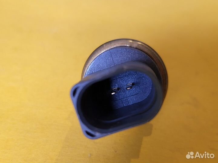 Датчик температуры Mitsubishi Lancer