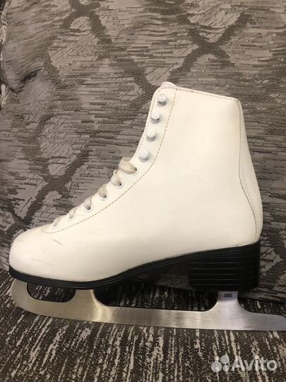 Коньки для фигурного катания 37