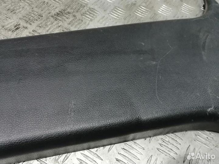 Обшивка средней стойки левая нижняя Tiida C11