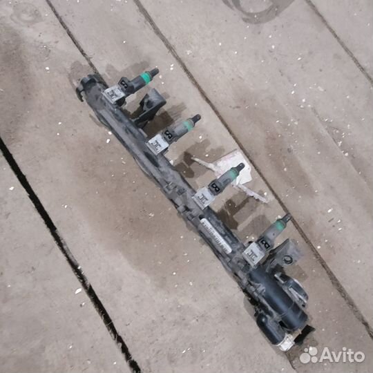 Топливная рампа (форсунки ) форд фокус 2