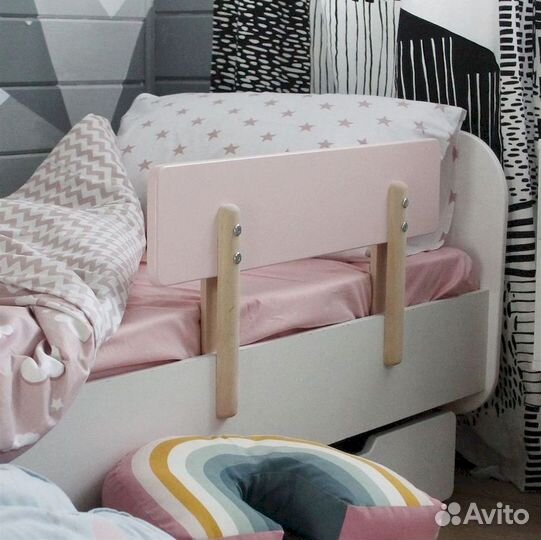 Детская кровать со столом