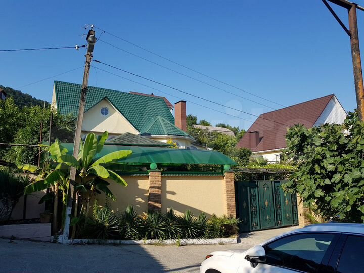 Дом 225 м² на участке 4 сот.