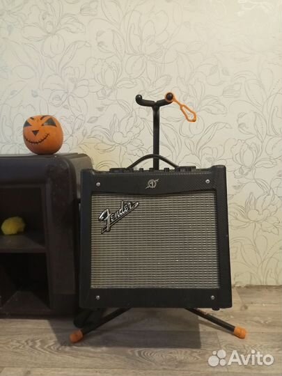 Комбоусилитель гитарный Fender Mustang I