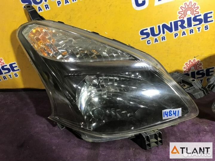 Фара toyota ractis