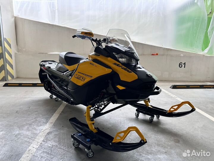 BRP Ski-Doo Renegade Adrenaline 900 ACE Turbo