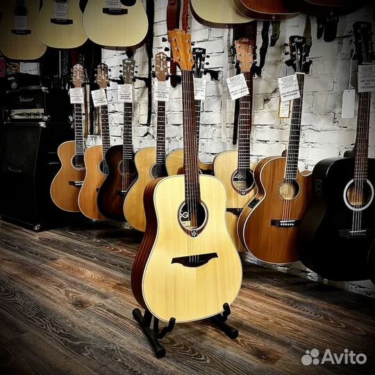 Акустическая гитара LAG GLA T70D