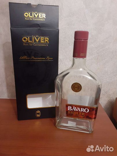 Пустая бутылка от рома bavaro brulee oliver