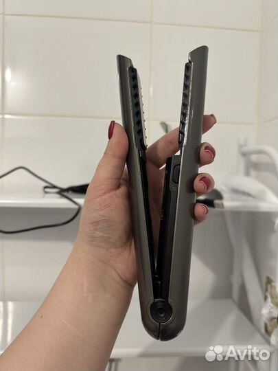 Утюжок для волос kitfort