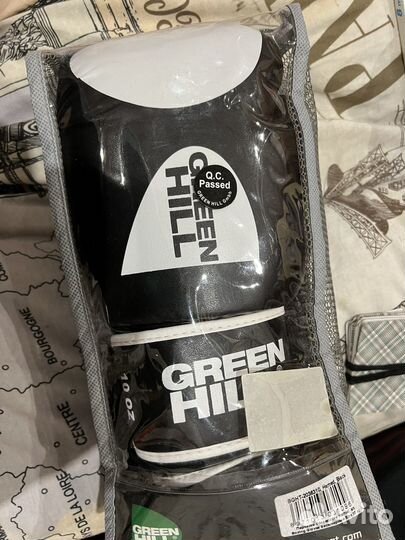 Боксерские перчатки