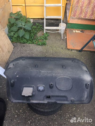 Обшивка крышки багажника на Хюндай Сонату-5