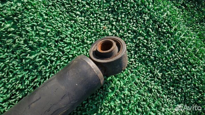 Амортизатор зад. Toyota Land Cruiser Cygnus, Land