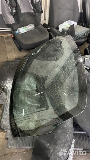 Заднее ветровое стекло киа к5