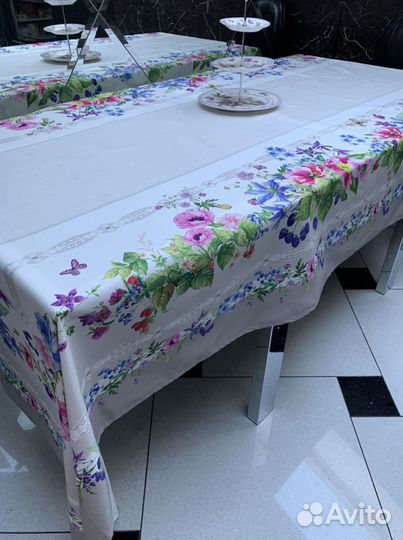 Скатерть с цветами на очень большой стол