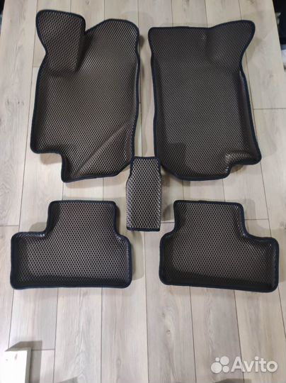 Ево автоковры 3Д с бортиками Proton