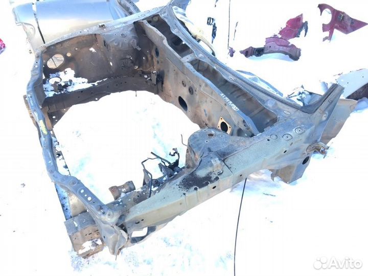 Передняя часть автомобиля передняя Nissan Almera