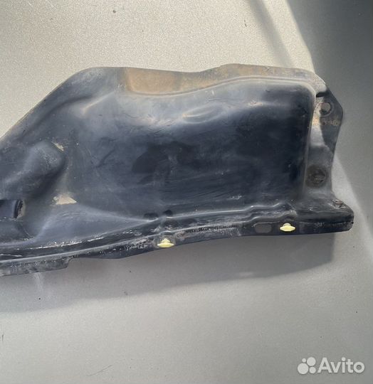 Водосток лобового стекла жабо Mazda 3 BK