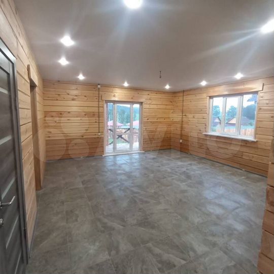 Коттедж 160 м² на участке 6 сот.