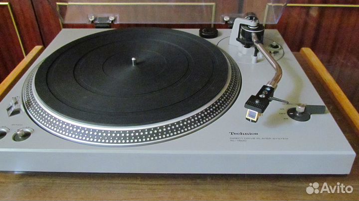 Проигрыватель винила Technics SL-1500