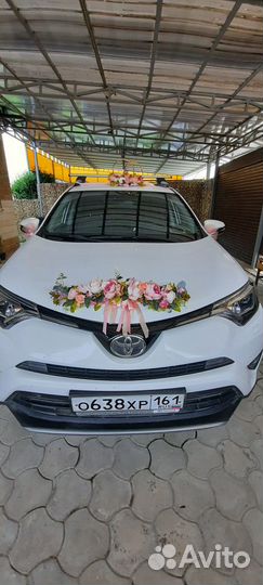 Свадебное украшение на машину