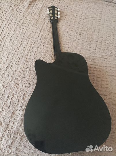 Акустическая гитара