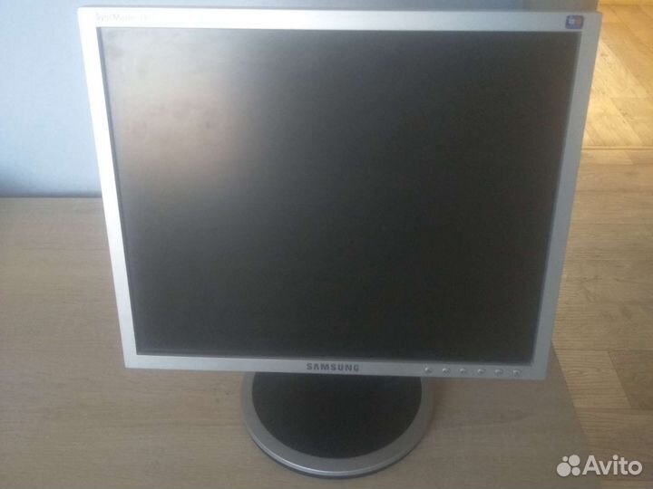 Монитор Samsung syncmaster 740n