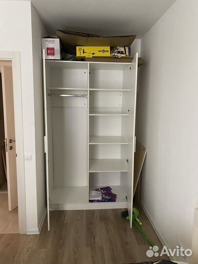 Шкаф платяной