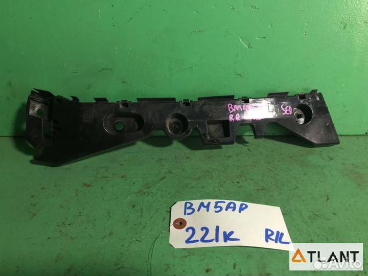 Крепление бампера задняя левая mazda axela