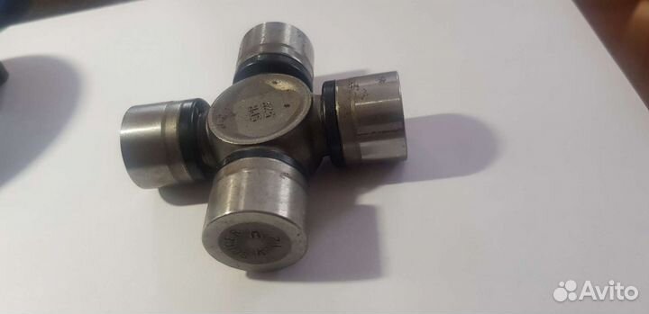 Продам крестовину переднего карданного вала на Exp