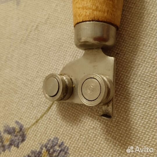 Приспособление для открывания стеклянных банок